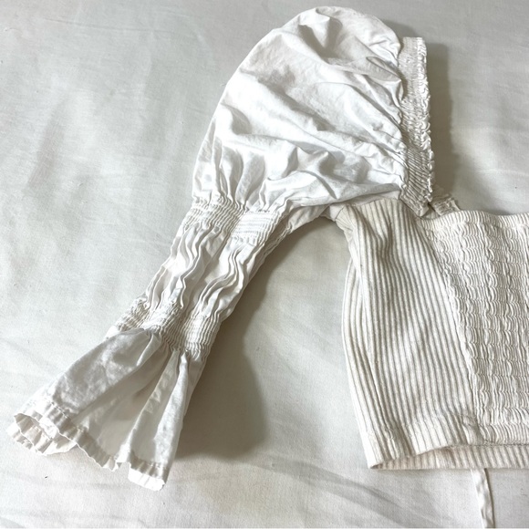 Urban Outfitters white crop top puff sleeves V neck shirred back XS renaissance - Picture 8 of 9